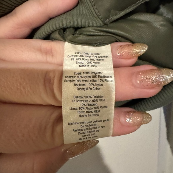 Alo Idol Bomber Jacket Full Zip Green Camo Puffer Down Size Small EUC - Picture 9 of 9